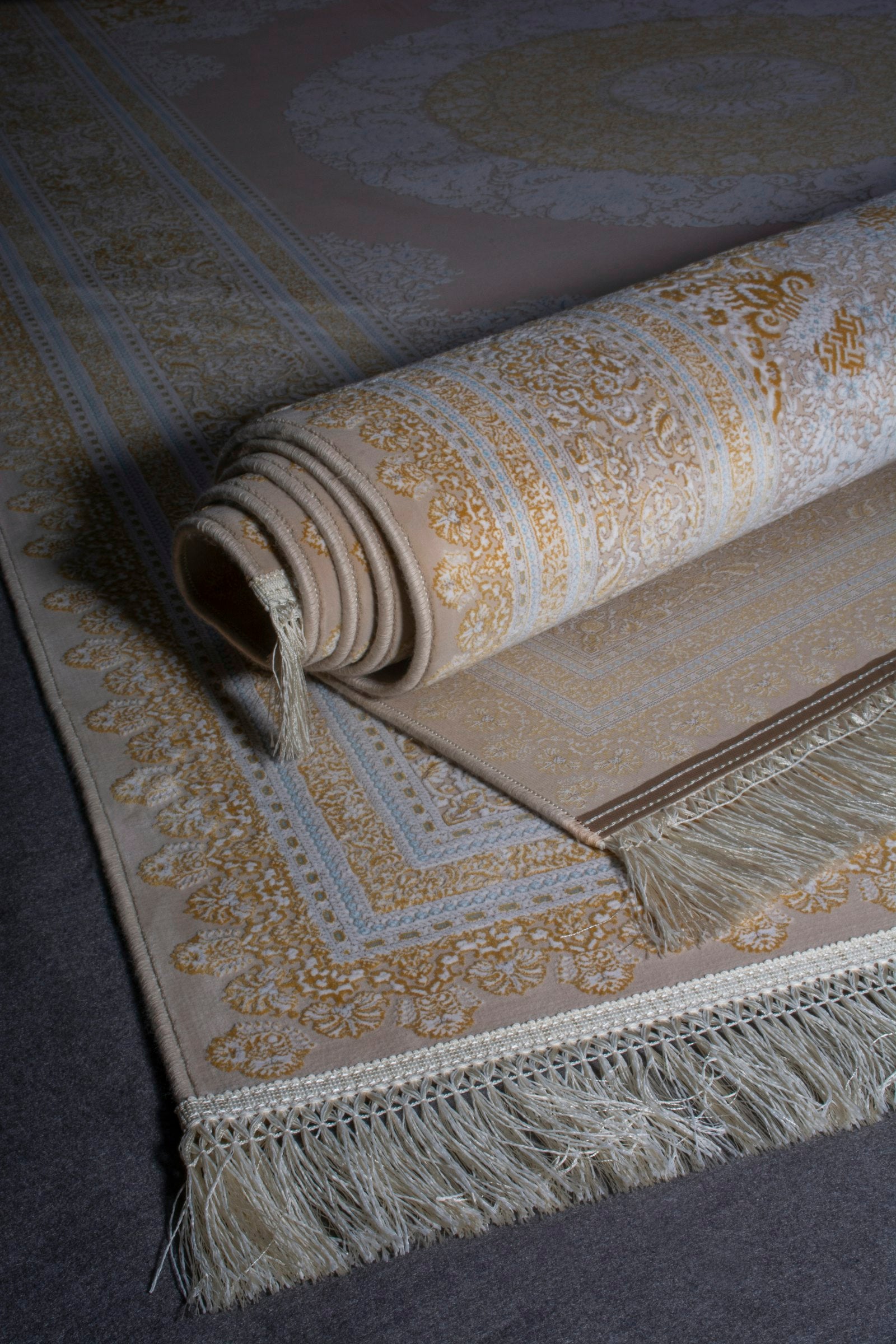 Hand-Tufted vs Hand-Knotted vs Machine-Made Rugs: What's the Difference?